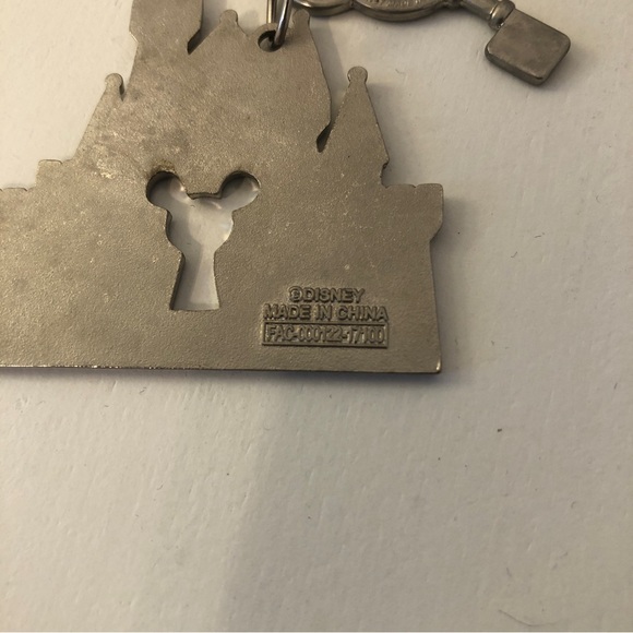 Walt Disney World Castle Key Chain Lock and Key - Picture 3 of 4